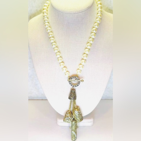 Heidi Daus “Boho Charm” vintage toggle necklace with charms & Swarovski Crystals - Picture 3 of 10